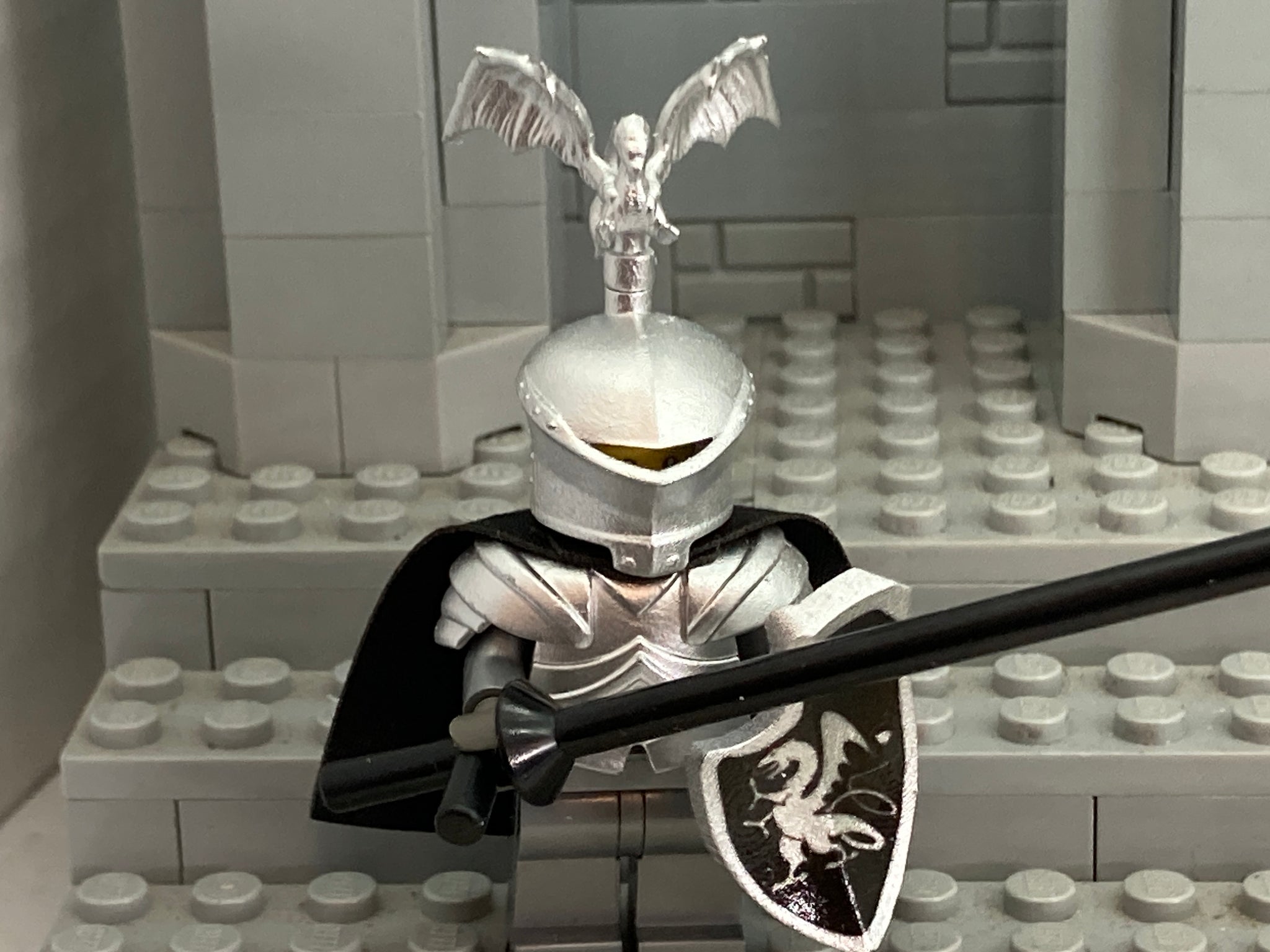 Tournament Knight w/NEW Custom Frogmouth Helm, Dragon Figurine
