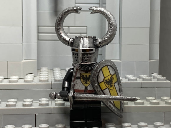 Teutonic Captain w/Custom Helm & Horns, Sword, Aventail + Kite Shield!